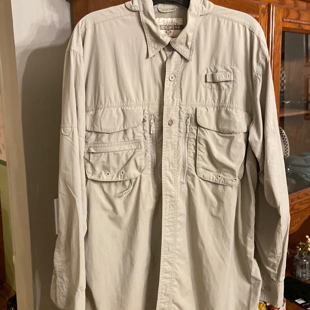 Nwot Cabela’s Guidewear Fishing hiking shirt . Size medium